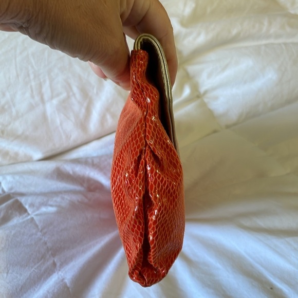 Kenneth Cole Reaction | Faux Snakeskin |Orange & Gold | Envelope Clutch/ Purse - Picture 4 of 15